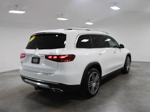 Used 2025 Mercedes-Benz GLS 450 4MATIC image 9