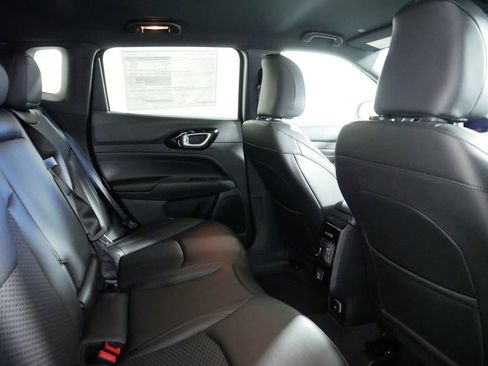 New 2025 Jeep Compass Latitude w/ Altitude Special Edition image 27