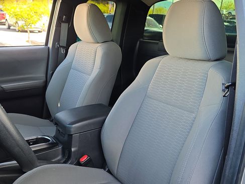 Used 2017 Toyota Tacoma SR image 11