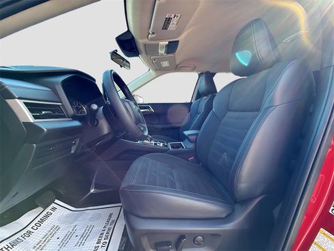 Used 2024 Mitsubishi Outlander SE image 23