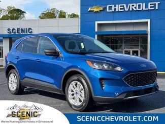 Used 2022 Ford Escape SE image 1
