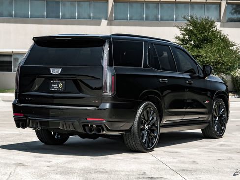 Used 2026 Cadillac Escalade V w/ LPO, ONYX Package AWD/4WD image 18