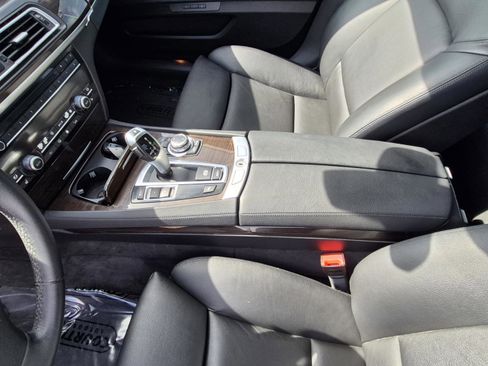 Used 2011 BMW 740i RWD image 22