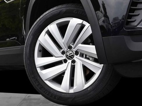 Used 2023 Volkswagen Atlas Cross Sport SE w/ Panoramic Sunroof Package AWD/4WD image 3