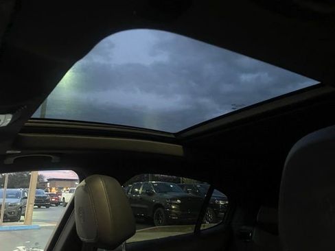 Used 2024 Alfa Romeo Stelvio Ti image 25