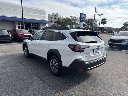 Used 2025 Subaru Outback Premium w/ Popular Package #1A image 7