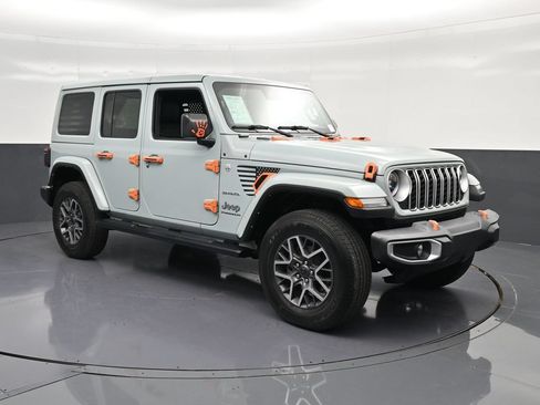 Used 2024 Jeep Wrangler Unlimited Sahara w/ Safety Group AWD/4WD image 5