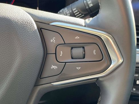 Used 2025 Chevrolet Trax LT w/ Driver Confidence Package FWD image 19