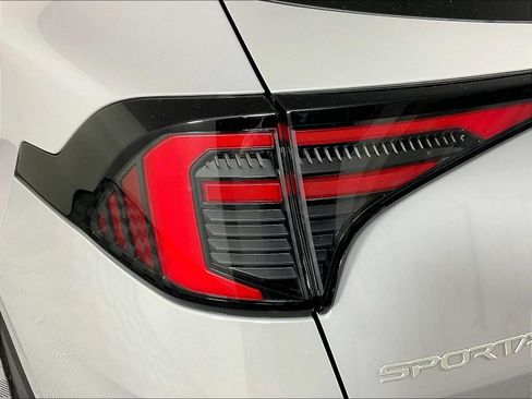 Certified 2026 Kia Sportage EX w/ EX Panoramic Sunroof Package AWD/4WD image 23