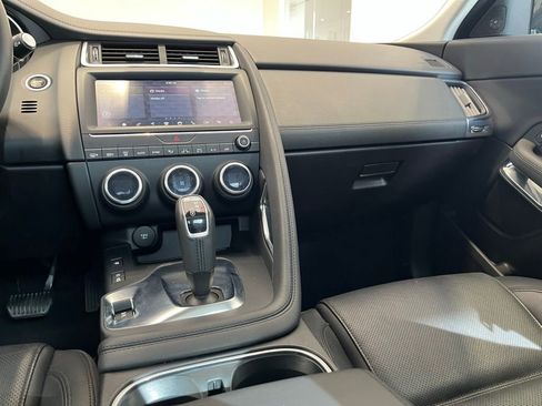 Used 2019 Jaguar E-PACE S AWD/4WD image 40