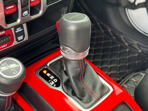 Used 2023 Jeep Gladiator Rubicon w/ LED Lighting Group AWD/4WD image 30