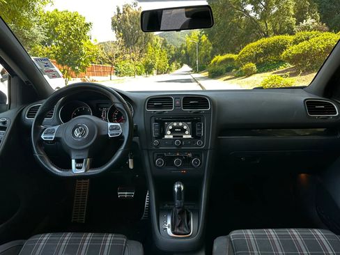 Used 2012 Volkswagen GTI 4-Door image 40