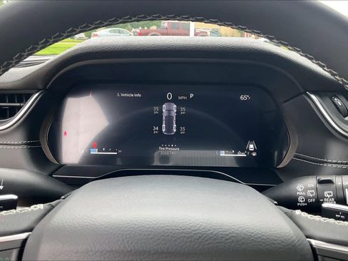 Used 2025 Jeep Grand Cherokee Altitude image 25