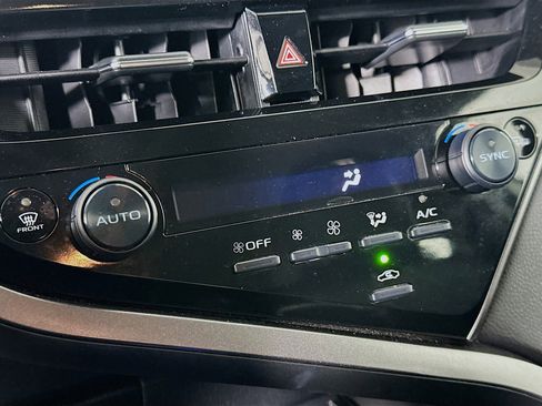 Used 2023 Toyota Camry SE image 23