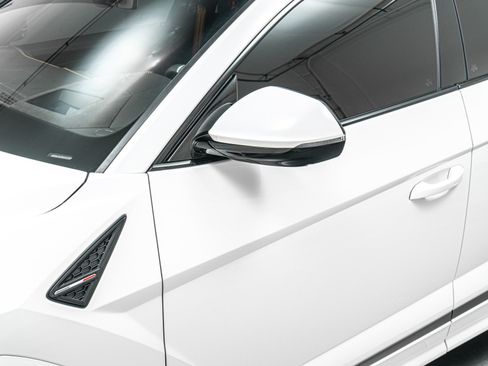 Used 2022 Lamborghini Urus AWD/4WD image 38