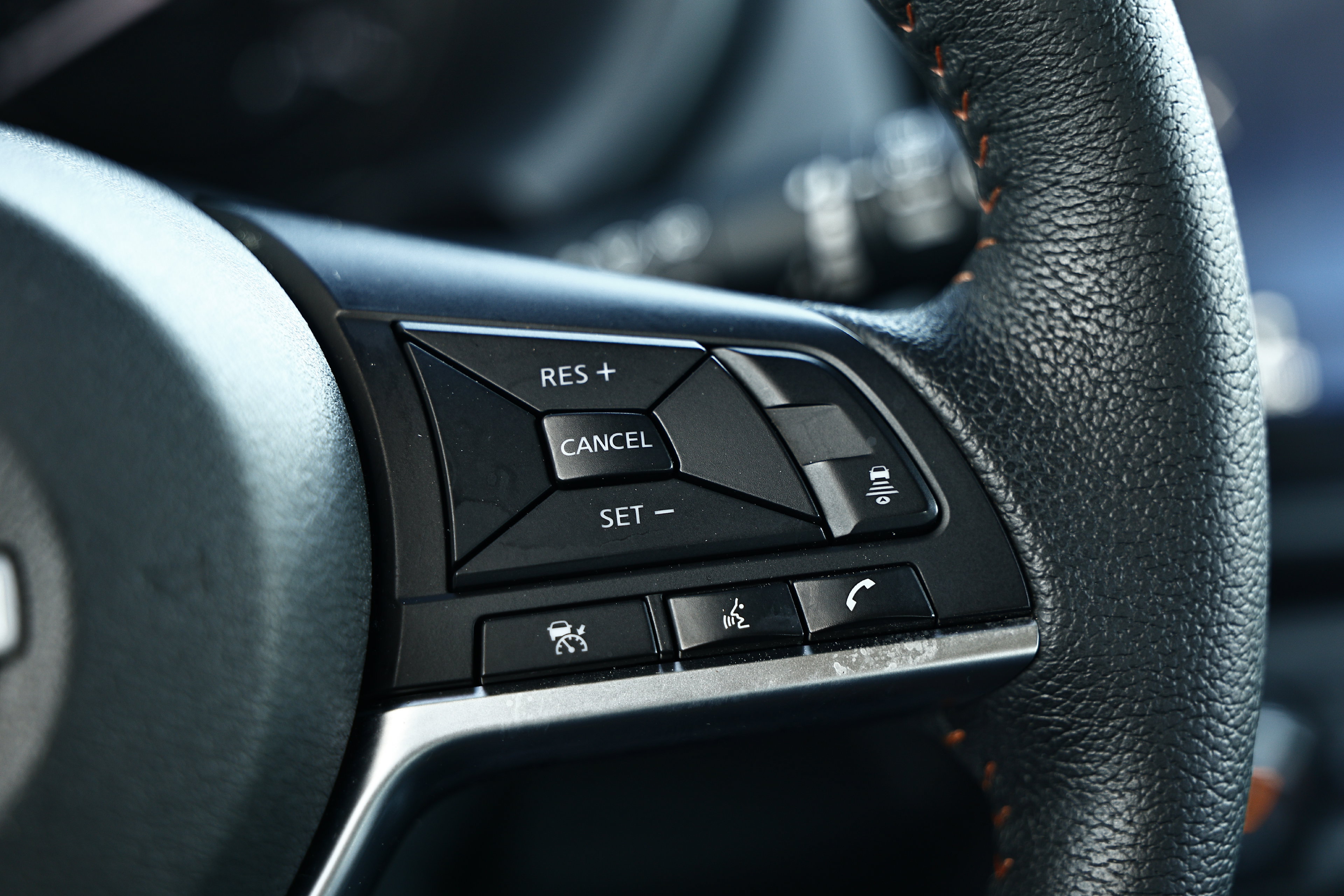 Used 2024 Nissan Kicks SR w/ SR Premium Package FWD image 33