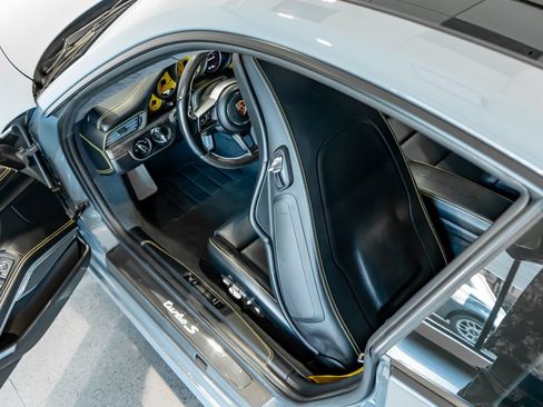 Certified 2017 Porsche 911 Turbo S AWD/4WD image 16