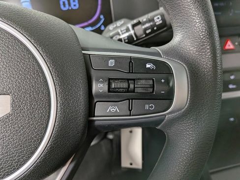 Used 2023 Kia Sportage LX image 8