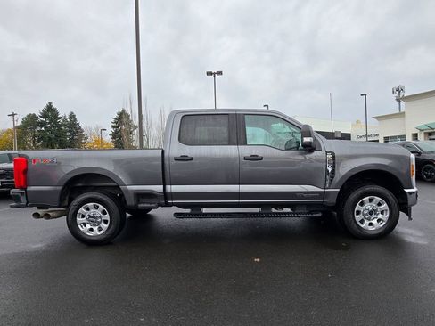 Used 2024 Ford F250 XLT w/ FX4 Off-Road Package image 2