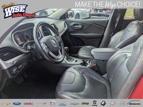 Used 2015 Jeep Cherokee Trailhawk w/ Comfort/Convenience Group AWD/4WD image 9