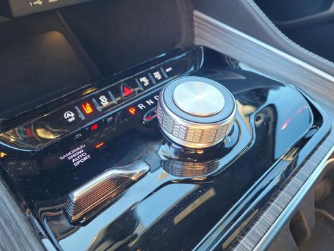 Used 2024 Jeep Wagoneer L Series II w/ Flexible Seating Group image 36