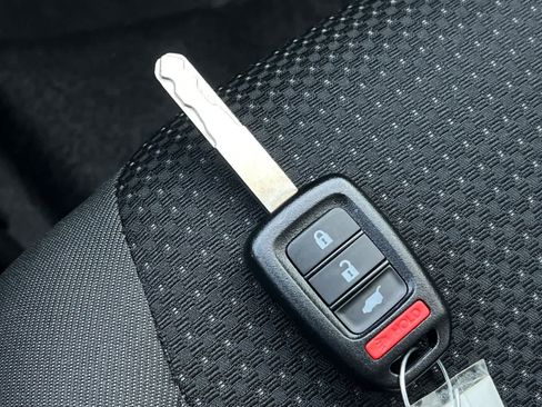 Used 2022 Honda HR-V Sport image 25
