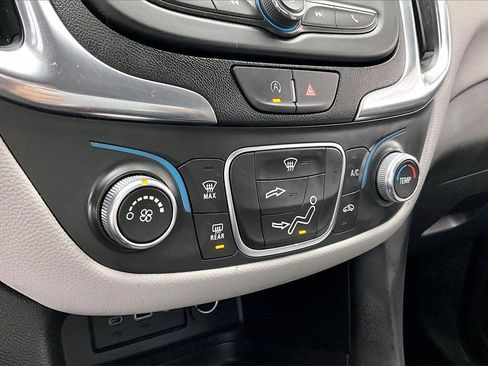 Used 2024 Chevrolet Equinox LS w/ LS Convenience Package image 31