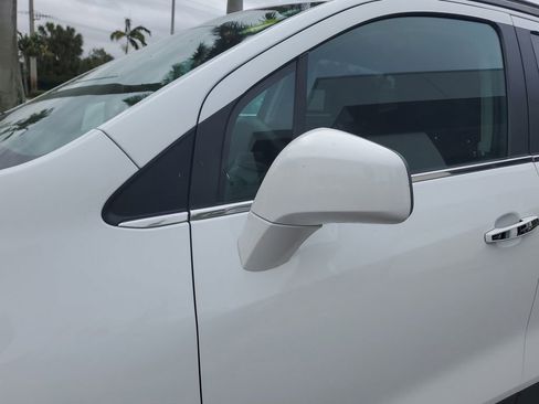 Certified 2022 Buick Encore Preferred w/ Safety Package image 12