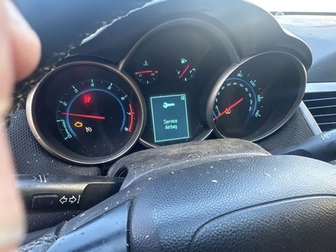 Used 2014 Chevrolet Cruze LT image 14