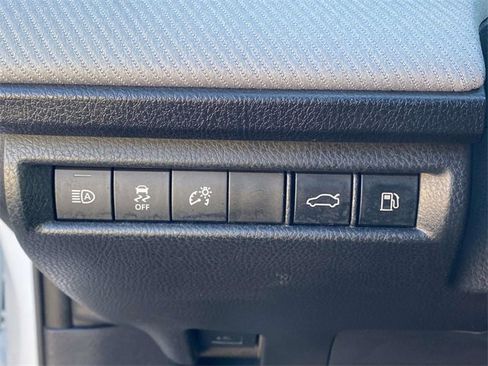 Used 2025 Toyota Camry SE image 18