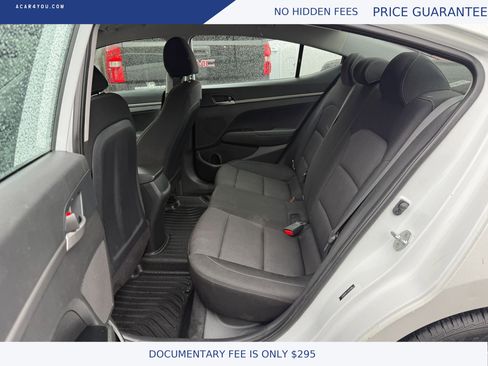 Used 2018 Hyundai Elantra SE image 11
