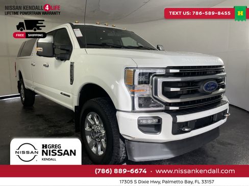 Used 2022 Ford F350 Platinum w/ FX4 Off-Road Package image 2