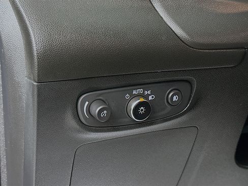 Used 2020 Buick Encore GX Essence FWD image 10