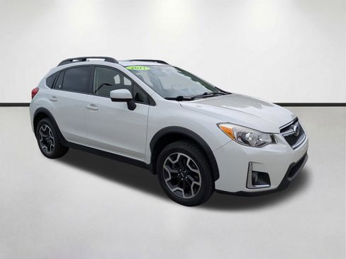 Used 2017 Subaru Crosstrek 2.0i Premium w/ Moonroof Package AWD/4WD image 2