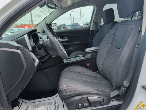 Used 2017 Chevrolet Equinox LT image 8