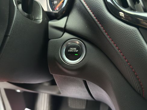 Used 2022 Chevrolet Equinox RS w/ RS Leather Package image 21