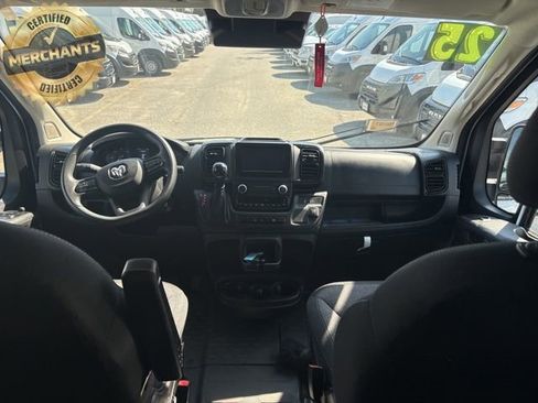 Used 2025 RAM ProMaster 2500 w/ Convenience Group image 11