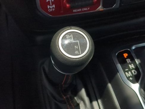 Used 2022 Jeep Gladiator Mojave w/ LED Lighting Group AWD/4WD image 28