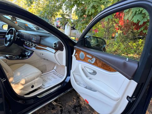 Used 2018 Mercedes-Benz E 400 4MATIC Wagon image 25