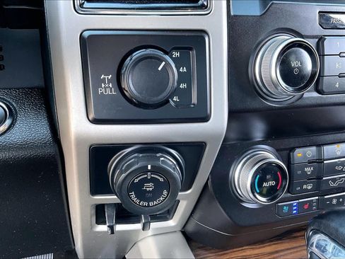 Used 2020 Ford F150 Lariat w/ Equipment Group 502A Luxury AWD/4WD image 33