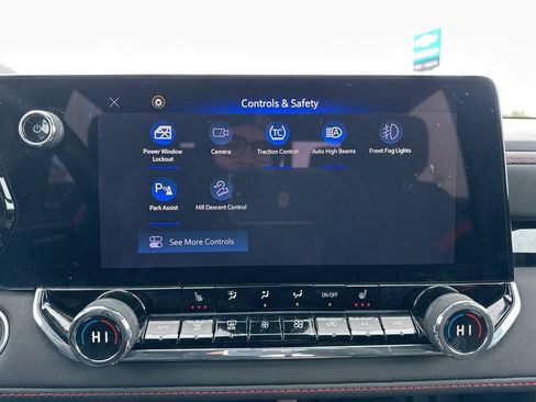 Used 2024 Chevrolet Colorado Z71 w/ Z71 Convenience Package 2 image 44