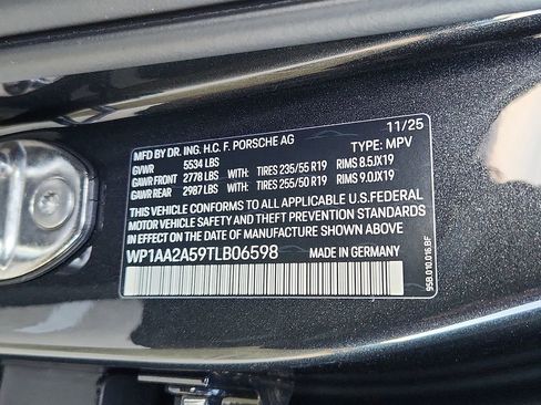 New 2026 Porsche Macan image 22