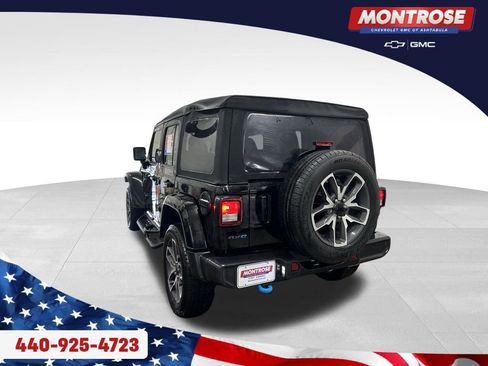 Used 2024 Jeep Wrangler Unlimited w/ Convenience Group image 3