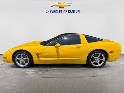 Used 2000 Chevrolet Corvette Coupe w/ Roof Pkg RWD image 8
