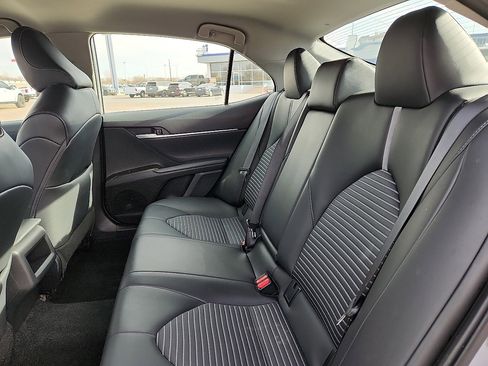 Used 2024 Toyota Camry SE image 5