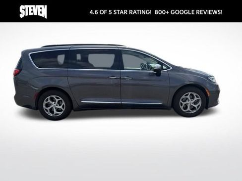 Used 2023 Chrysler Pacifica Limited FWD image 8