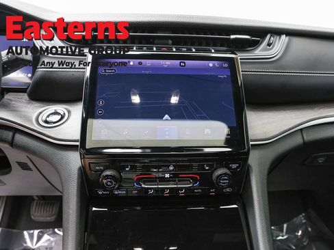 Used 2024 Jeep Grand Cherokee Limited 4xe AWD/4WD image 12