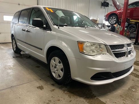 Used 2011 Dodge Grand Caravan C/V image 3