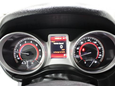 Used 2019 Dodge Journey SE w/ Blacktop Package FWD image 13