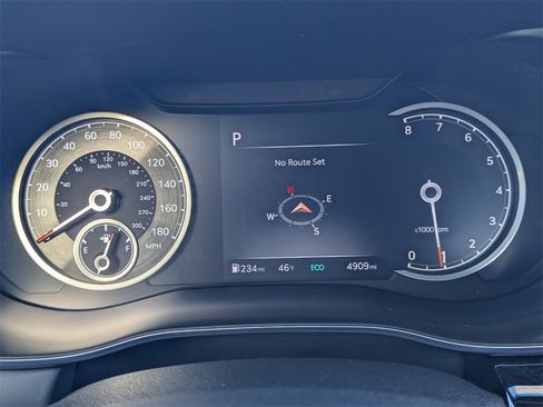 Used 2025 Genesis G70 2.5T w/ Sport Prestige Package image 22